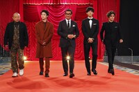 優秀主演男優賞の受賞者。右がGACKT。