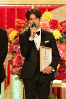 新人俳優賞を受賞した森崎ウィン。