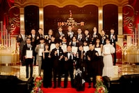 「第43回日本アカデミー賞」最優秀賞受賞者。右上がRADWIMPS。