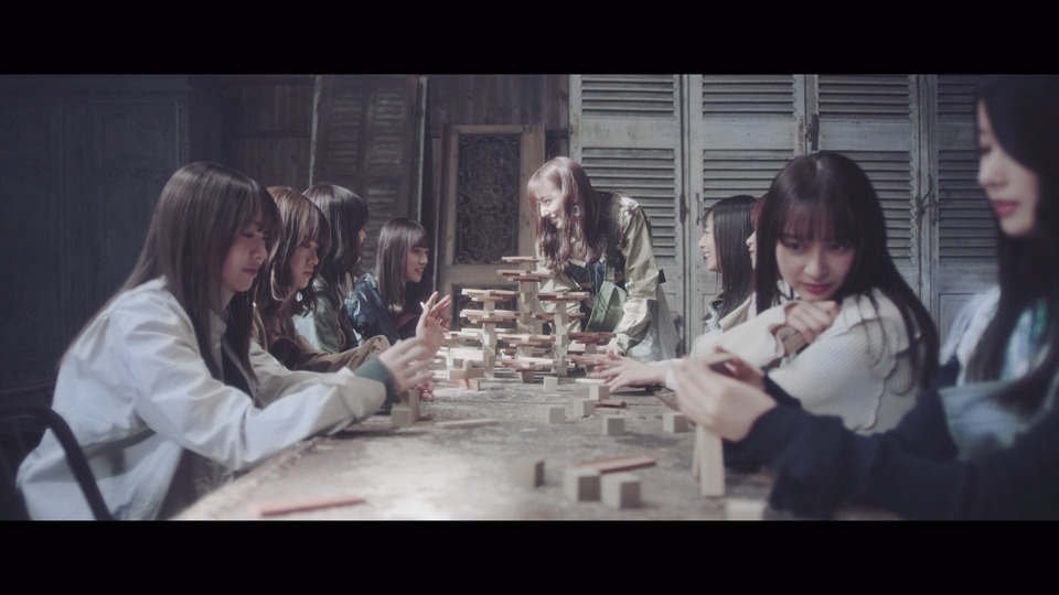 乃木坂46「アナスターシャ」ミュージックビデオのワンシーン。