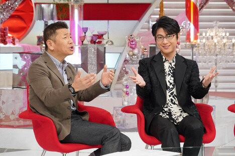 左から上田晋也、及川光博。(c)日本テレビ