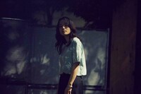 「yarden＋」第1弾ルックブックより。