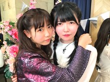 来栖りん（26時のマスカレイド）と小野寺梓（真っ白なキャンバス）。(c)NTV