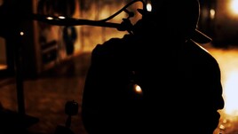 amazarashi、本日発売「ボイコット」から「そういう人になりたいぜ」弾き語り映像公開