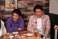 左から浜田雅功、別所哲也。(c)フジテレビ