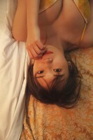 秋元真夏（乃木坂46）2nd写真集「しあわせにしたい」より。（撮影：倉本GORI）
