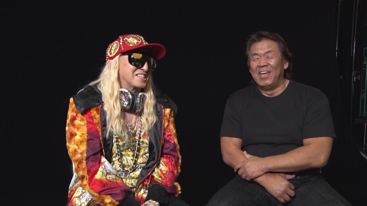 左からDJ KOO、長州力。