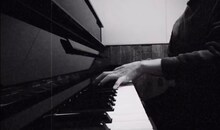 KERENMI「ひとつになりたい feat. 奇妙礼太郎」リリックビデオのワンシーン。