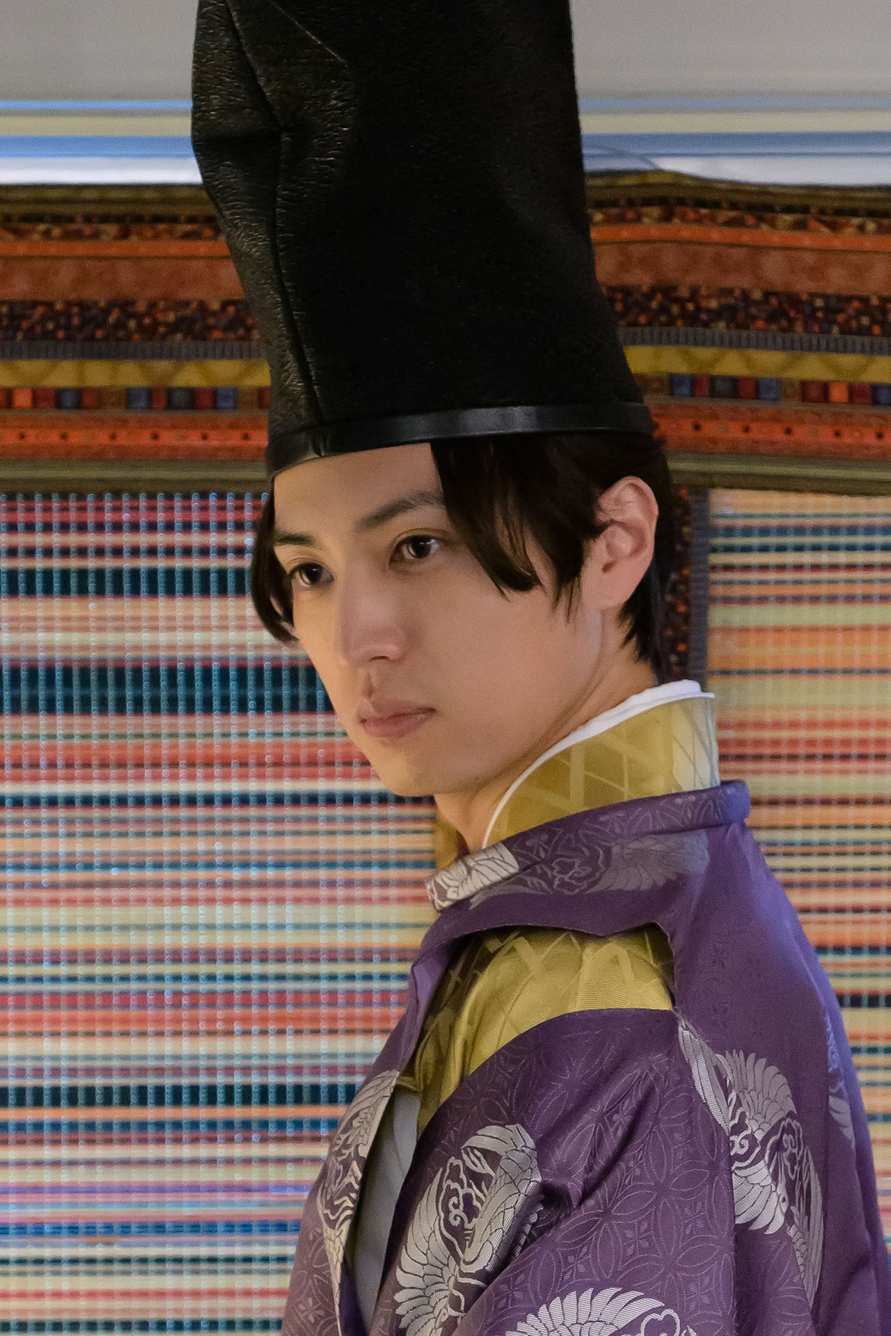 桐山漣演じる中将。