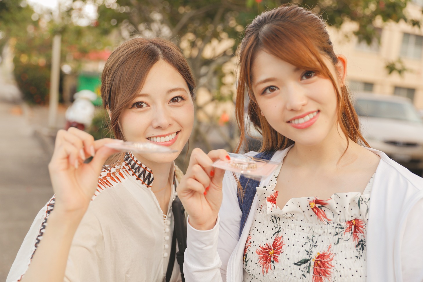 ハワイを訪れた白石麻衣と松村沙友理。