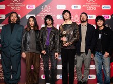 BEST ALTERNATIVE ARTISTを受賞したSuchmos。