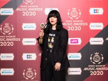 BEST FEMALE ARTISTに選ばれたあいみょん。