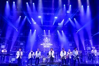 東京スカパラダイスオーケストラと奥田民生。