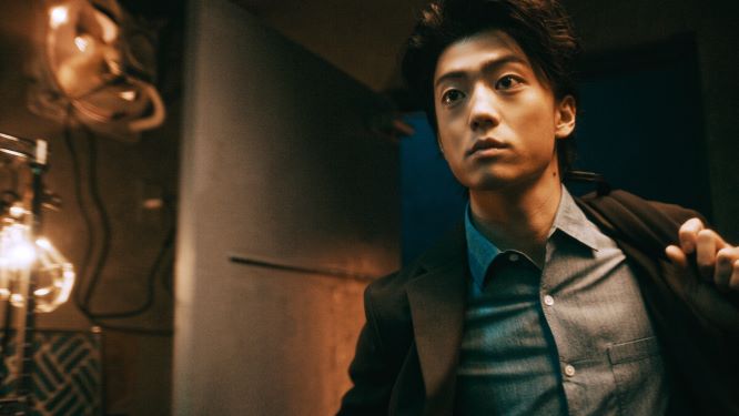 マルハニチロ「WILDish」CMのワンシーン。