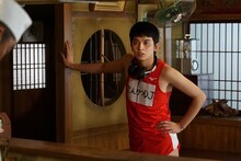 映画「とんかつDJアゲ太郎」より北村匠海扮するアゲ太郎。