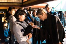 じゃらん2020春CM「今市隆二と旅しよう。」編の撮影時の様子。