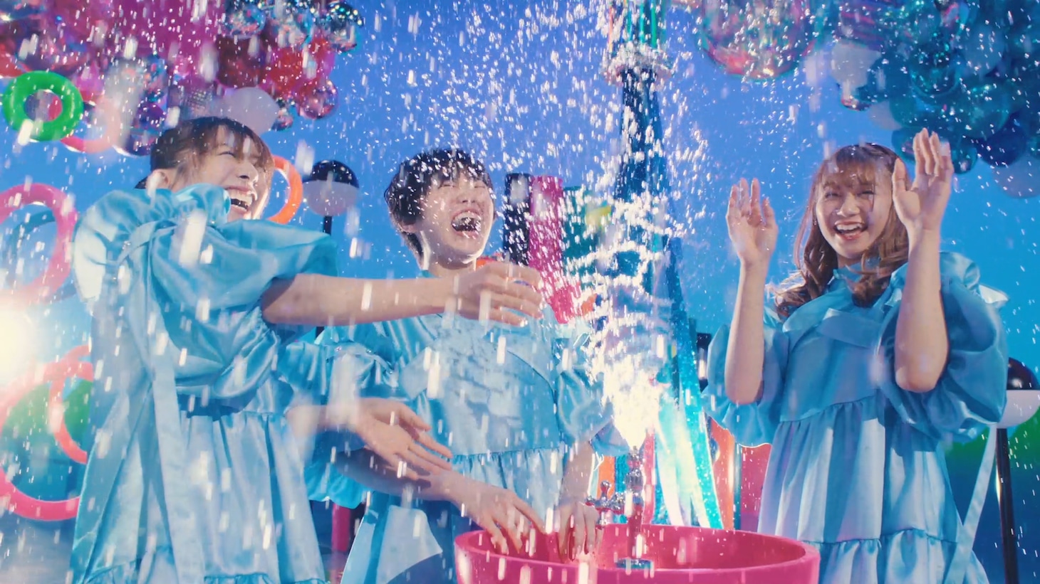 私立恵比寿中学が出演する「Sweet of Sweet～君に届くまで～」より。