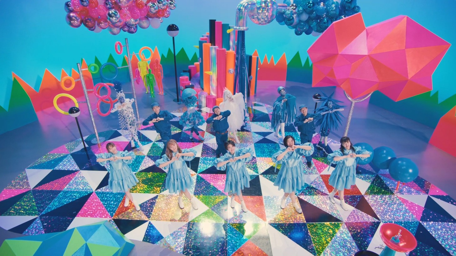 私立恵比寿中学が出演する「Sweet of Sweet～君に届くまで～」より。