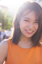 秋元真夏（乃木坂46）2nd写真集「しあわせにしたい」楽天ブックス版裏表紙（撮影：倉本GORI）