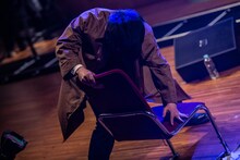 BiSHを観るとーやま校長。