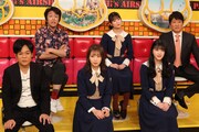 乃木坂46チーム。前列左から名倉潤（ネプチューン）、秋元真夏、久保史緒里（乃木坂46）、後列左から堀内健（ネプチューン）、岩本蓮加（乃木坂46）、林修。 (c)フジテレビ