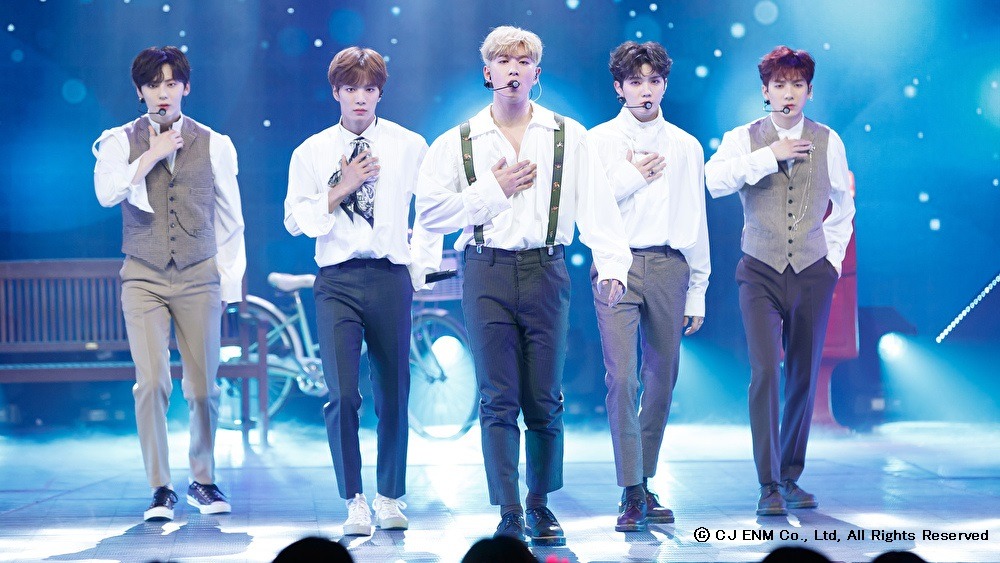NUʼEST