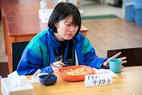 デスソースカレーに悶えるアイノ・リ・スタート。