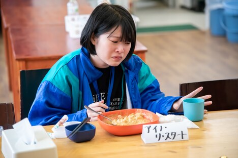 デスソースカレーに悶えるアイノ・リ・スタート。