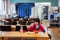 デスソースカレーを食べるファンファン、アイノ・リ・スタート。