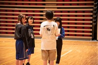 練習中のチームうんち。