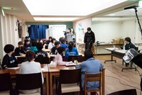 渡辺淳之介による講話の様子。