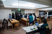 視聴者投票前にニコニコ生放送の視聴者にアピールする候補生。
