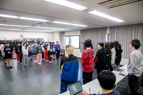 「WACK合同オーディション2020」3日目より昼のダンス審査の様子。