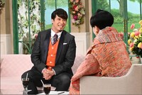 左から木村昴、黒柳徹子。(c)テレビ朝日