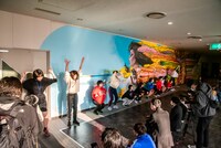 「WACK合同オーディション2020」4日目のスクワット対決の様子。