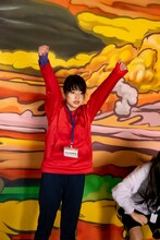 スクワットするサアヤイト（WAgg）。