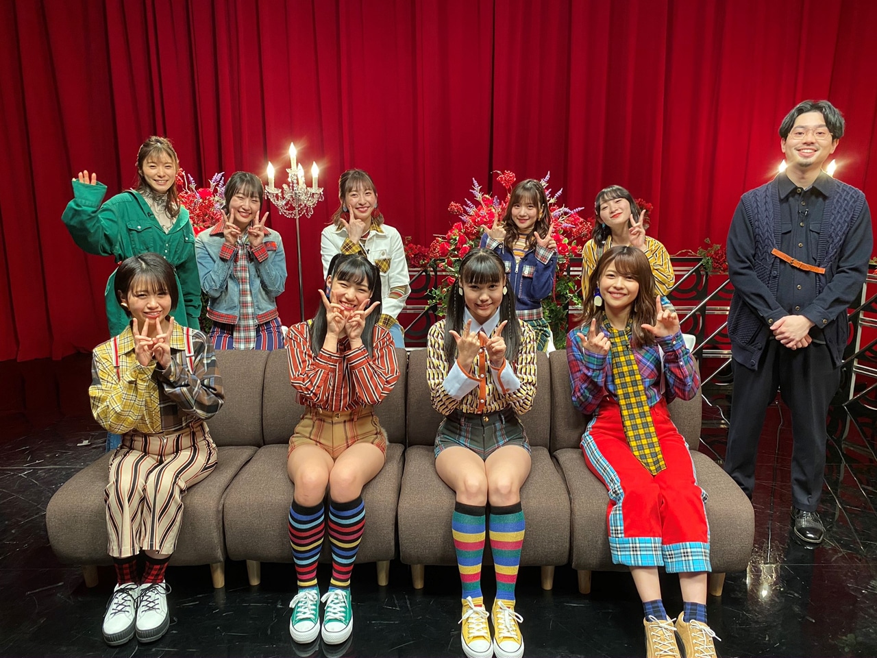 BSスカパー！「新世紀ミュージック」MCのハマ・オカモト、松岡茉優とゲストのJuice=Juice。