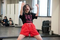 「WACK合同オーディション2020」よりサンシャイン池崎ネタを披露する月ノウサギ。