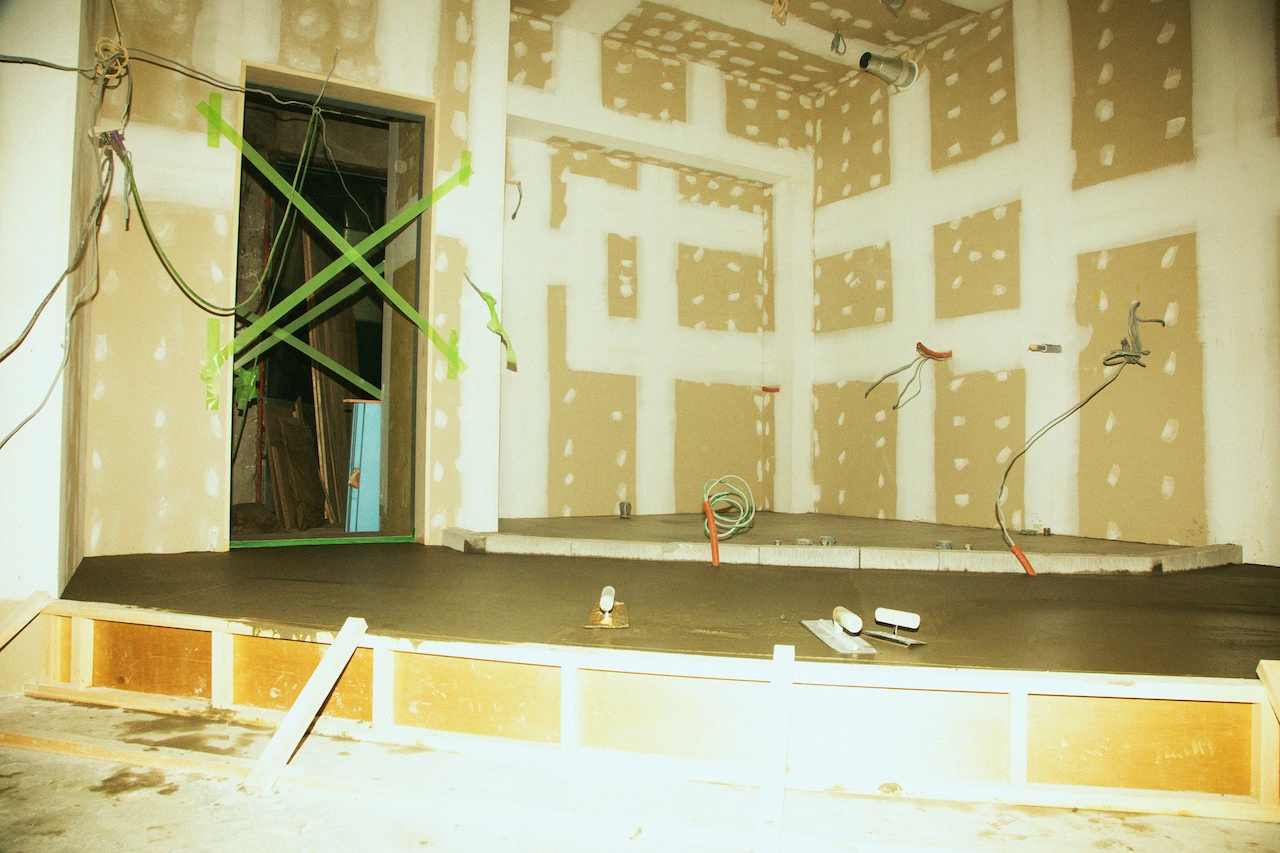 LIVE HAUSのフロア。写真奥にはバーカウンターが設置される。