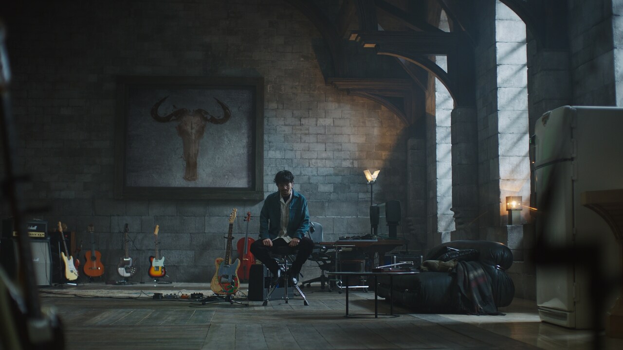 「サッポロ生ビール黒ラベル」CMのワンシーン。