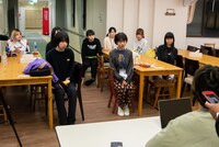 「WACK合同オーディション2020」5日目の結果発表の様子。