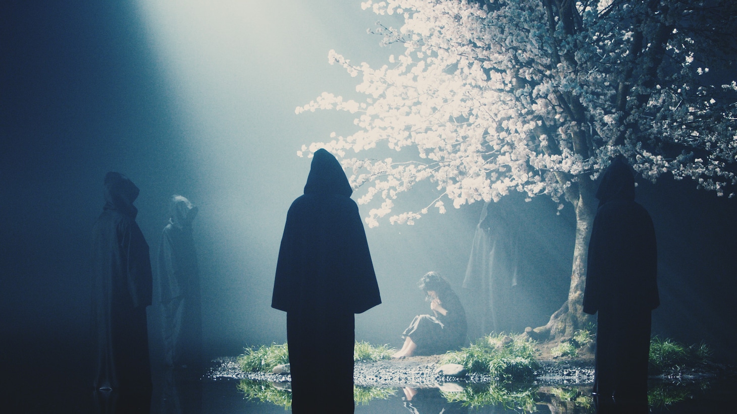Aimer「春はゆく」MVのワンシーン。