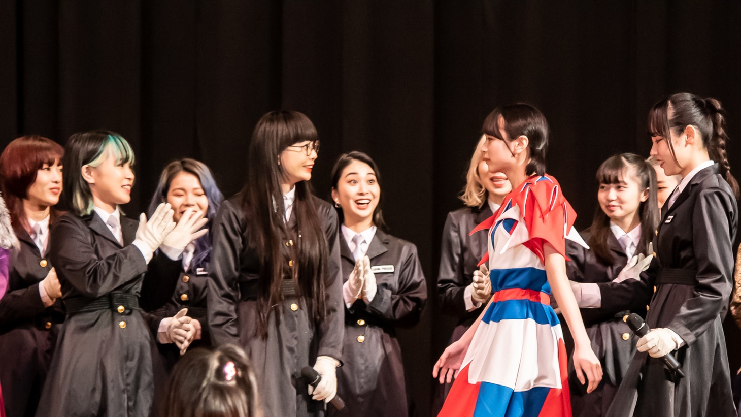昇格したキラ・メイ（WAgg）を出迎えるGANG PARADE。