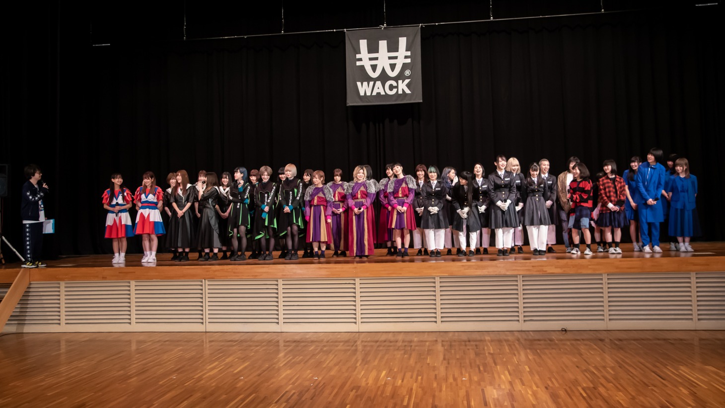 「WACK合同オーディション2020」最終審査発表の様子。