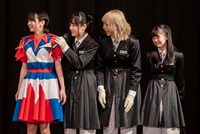 PARADISES。左からキラ・メイ、月ノウサギ、テラシマユウカ、ナルハワールド。