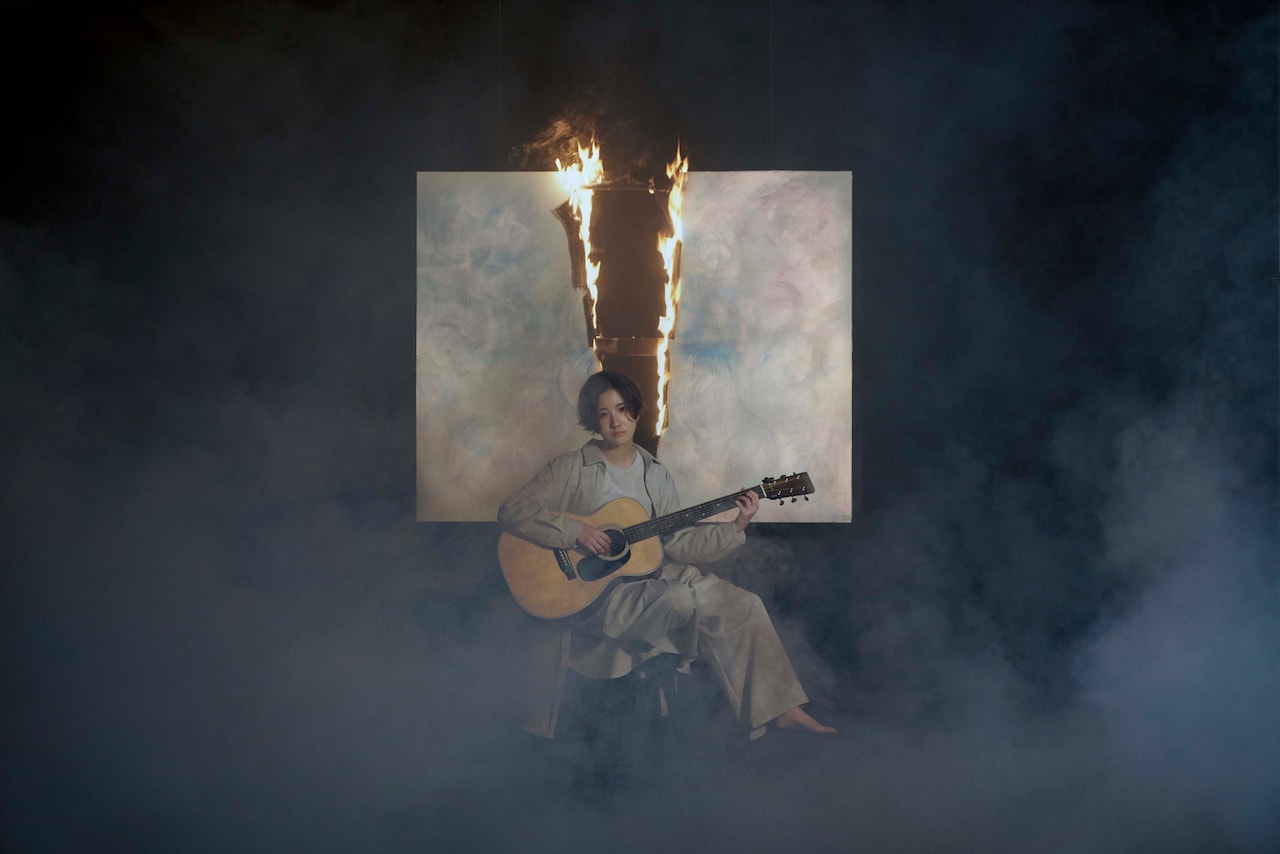 湯木慧、新作「スモーク」の収録曲「雑踏」を先行配信