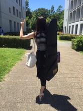 大学生時代の鈴木愛理。