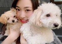鈴木友梨耶とゾロ、ジョナ。