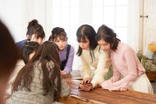 超ときめき▽宣伝部「トゥモロー最強説!!」ミュージックビデオ撮影の様子。（撮影：佐々木康太）