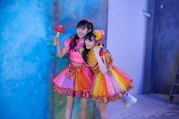左から小泉遥香、菅田愛貴。（撮影：佐々木康太）